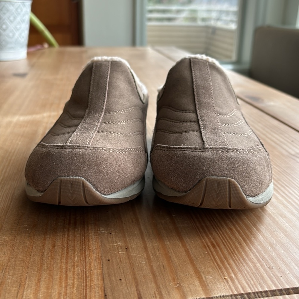 New in Box - Easy Spirit Men’s Travel Fuzz Clogs - Picture 4 of 13